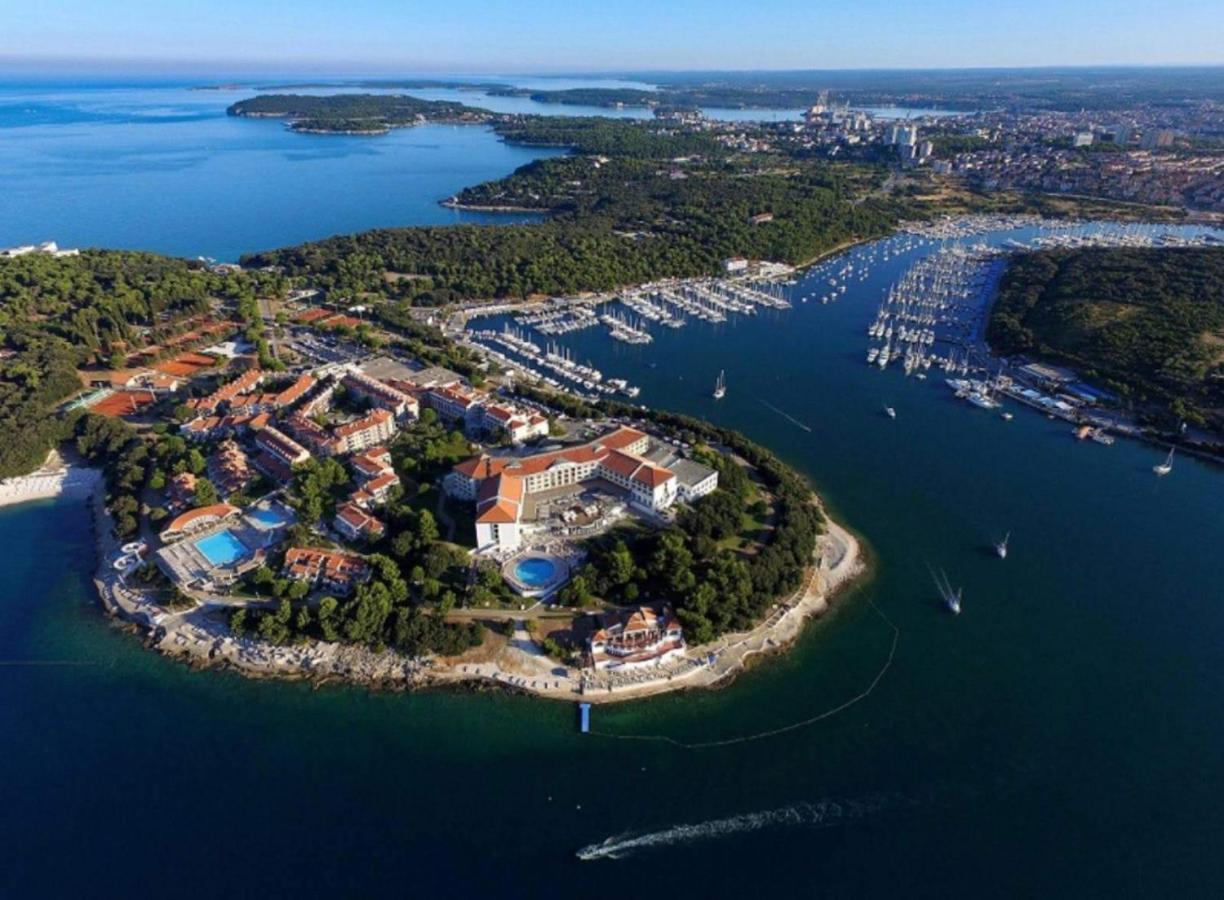 Kaiserwald Pula Buitenkant foto